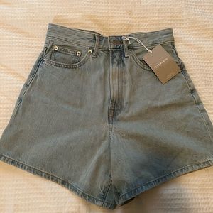Everlane A-Line Denim Short !!